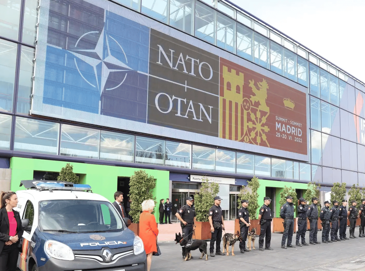 Los nuevos retos de la OTAN se discutirán en una cumbre cargada de tensiones bélicas