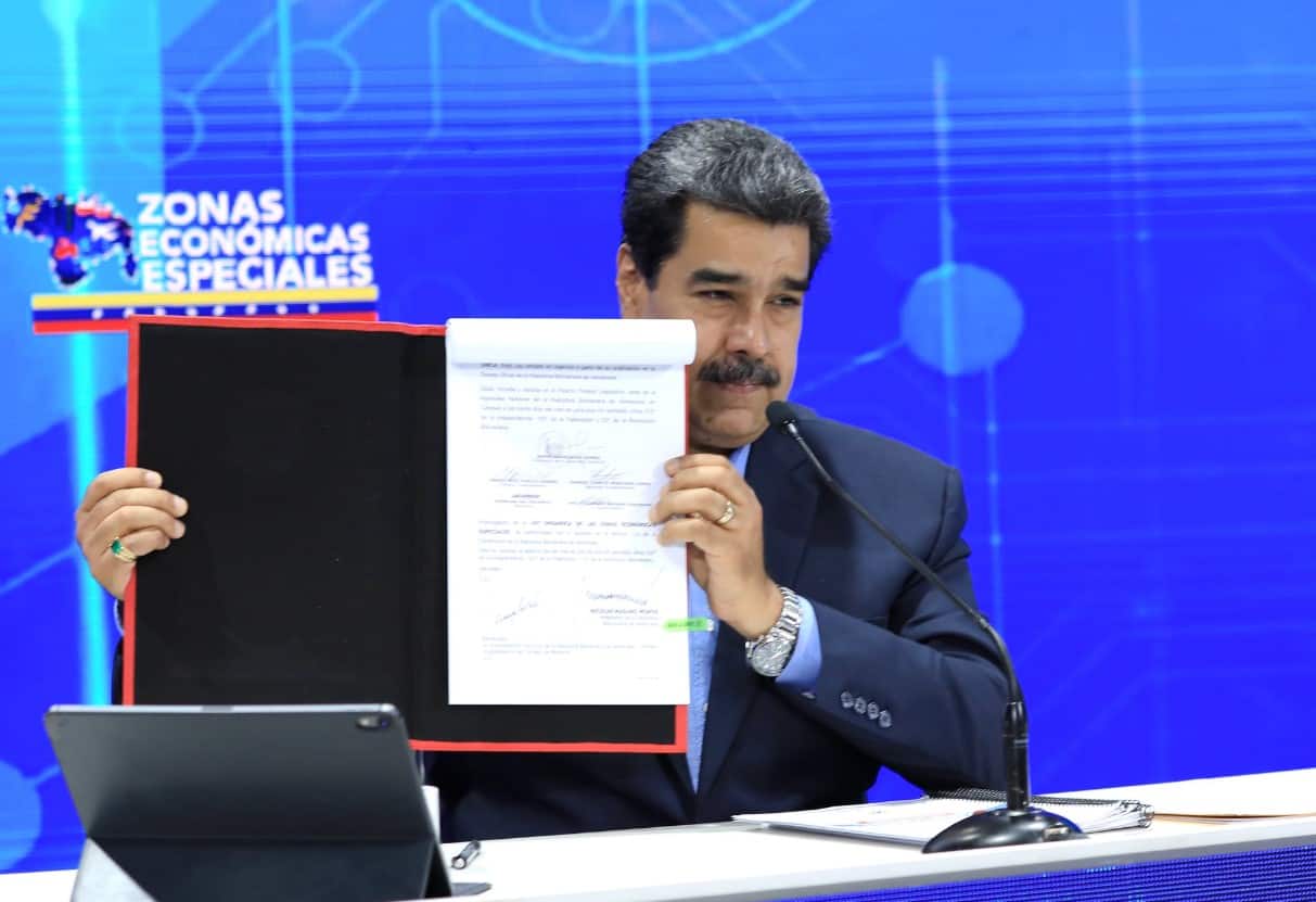 La artimaña legal que puso en marcha Maduro para asistir a la posesión de Petro