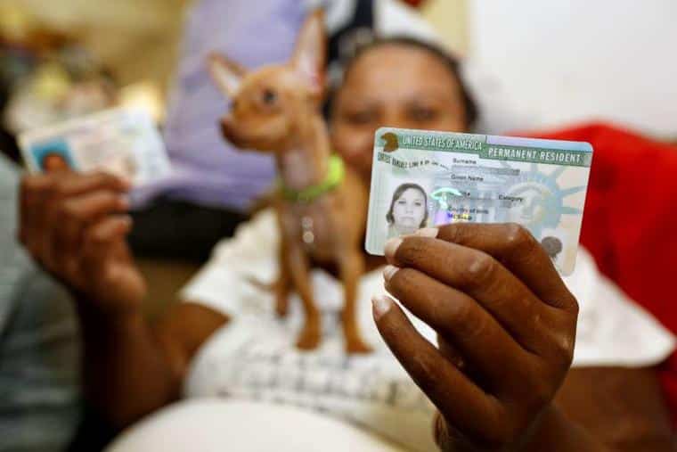 Una nueva ley permitirá solicitar una ‘green card’ a indocumentados con 7 años en EEUU