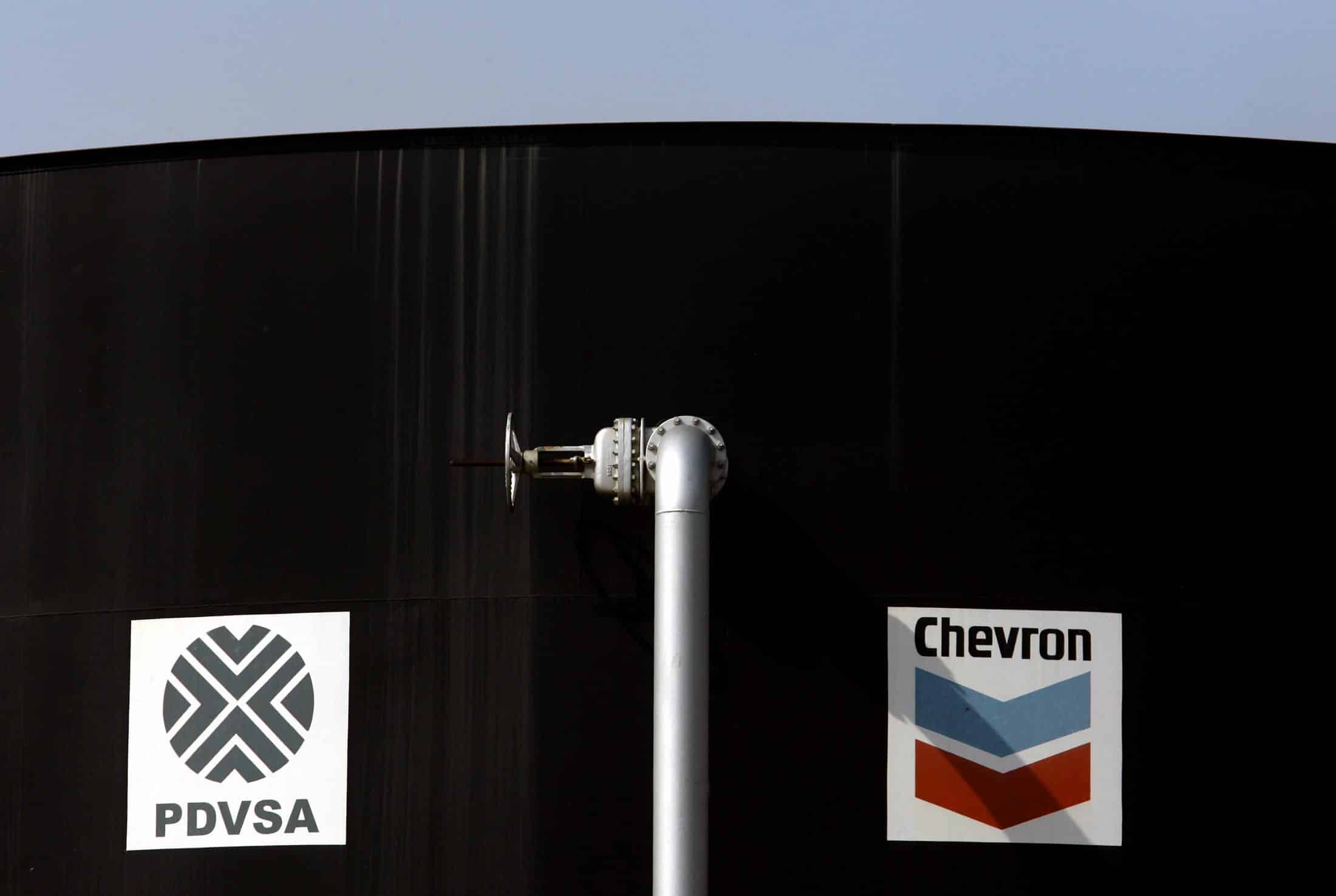 Chevron espera que Biden le autorice una licencia más amplia para sus negocios con Maduro