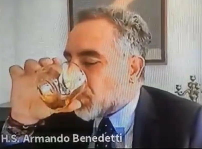 VIDEO: El alcohol parece ser un grave problema para el embajador de Petro en Venezuela