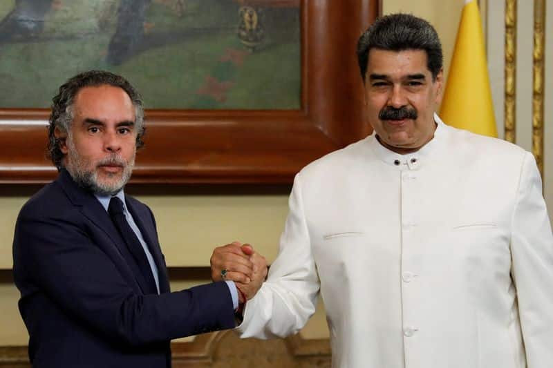 Nicolás Maduro entre los afectados por la escandalosa despedida de jefa de gabinete y embajador de Petro en Venezuela