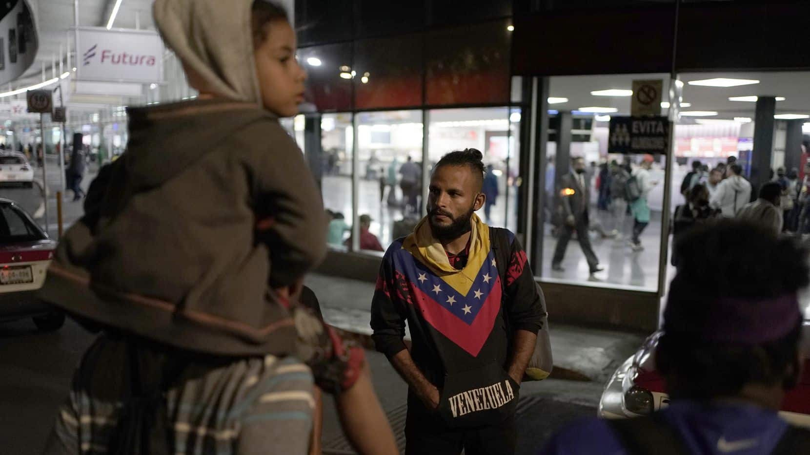 ANÁLISIS: La solución a corto plazo de la migración venezolana apunta a un problema mayor para EEUU