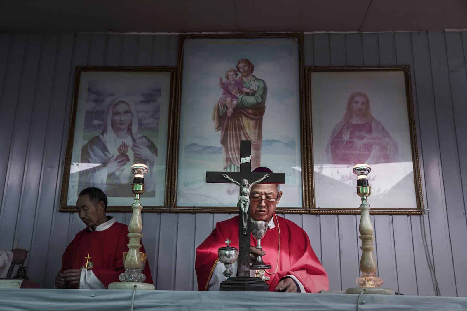 A qué se debe el enfrentamiento entre el Vaticano y China