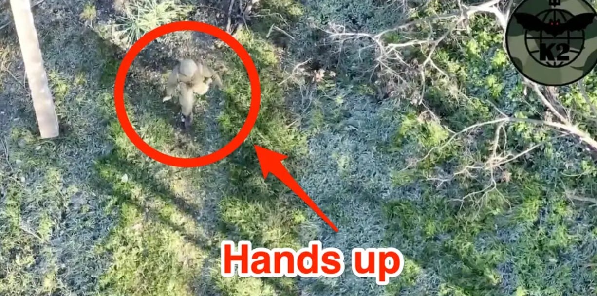 VIDEO: Así se rinden los soldados rusos a los drones ucranianos