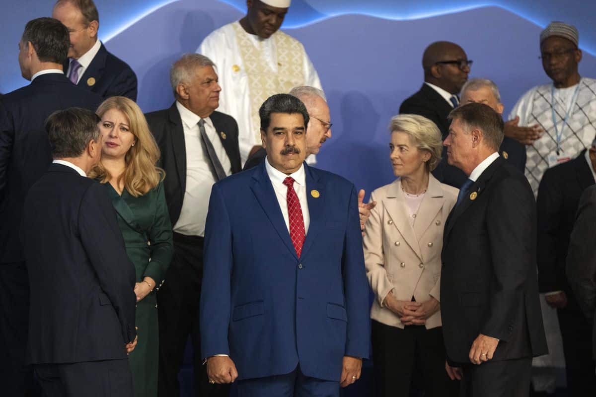 Editorial de La Mañana de Uruguay: Maduro y Macron estrellas del Woodstock del siglo XXI