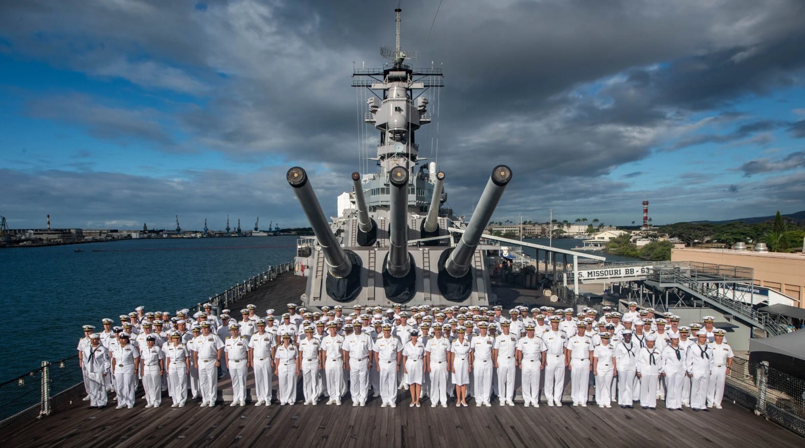 Armada estadounidense rebaja los requisitos del examen de ingreso por falta de reclutas