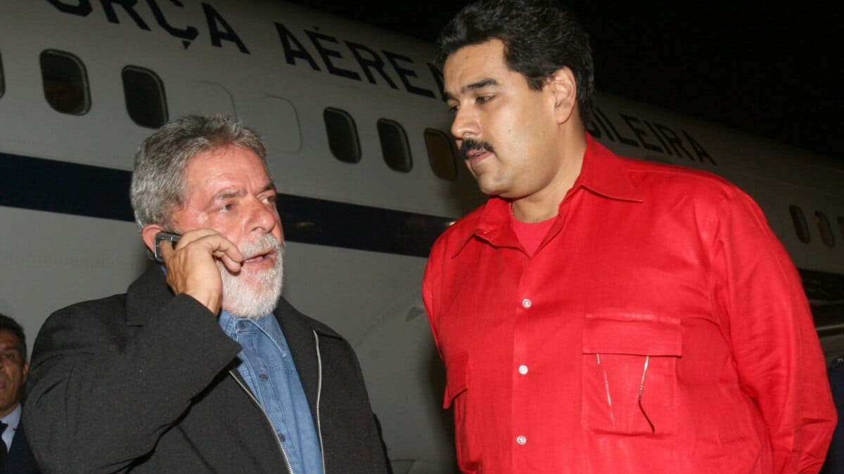 Un decreto de Bolsonaro impedirá la presencia de Maduro en la toma de posesión de Lula