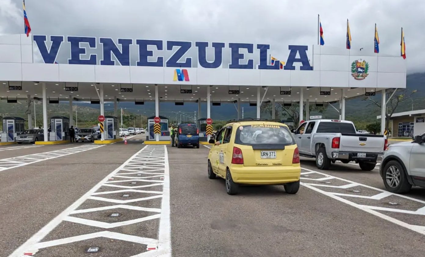 Pese a las reuniones entre Petro y Maduro, taxistas colombianos denuncian abusos de militares venezolanos
