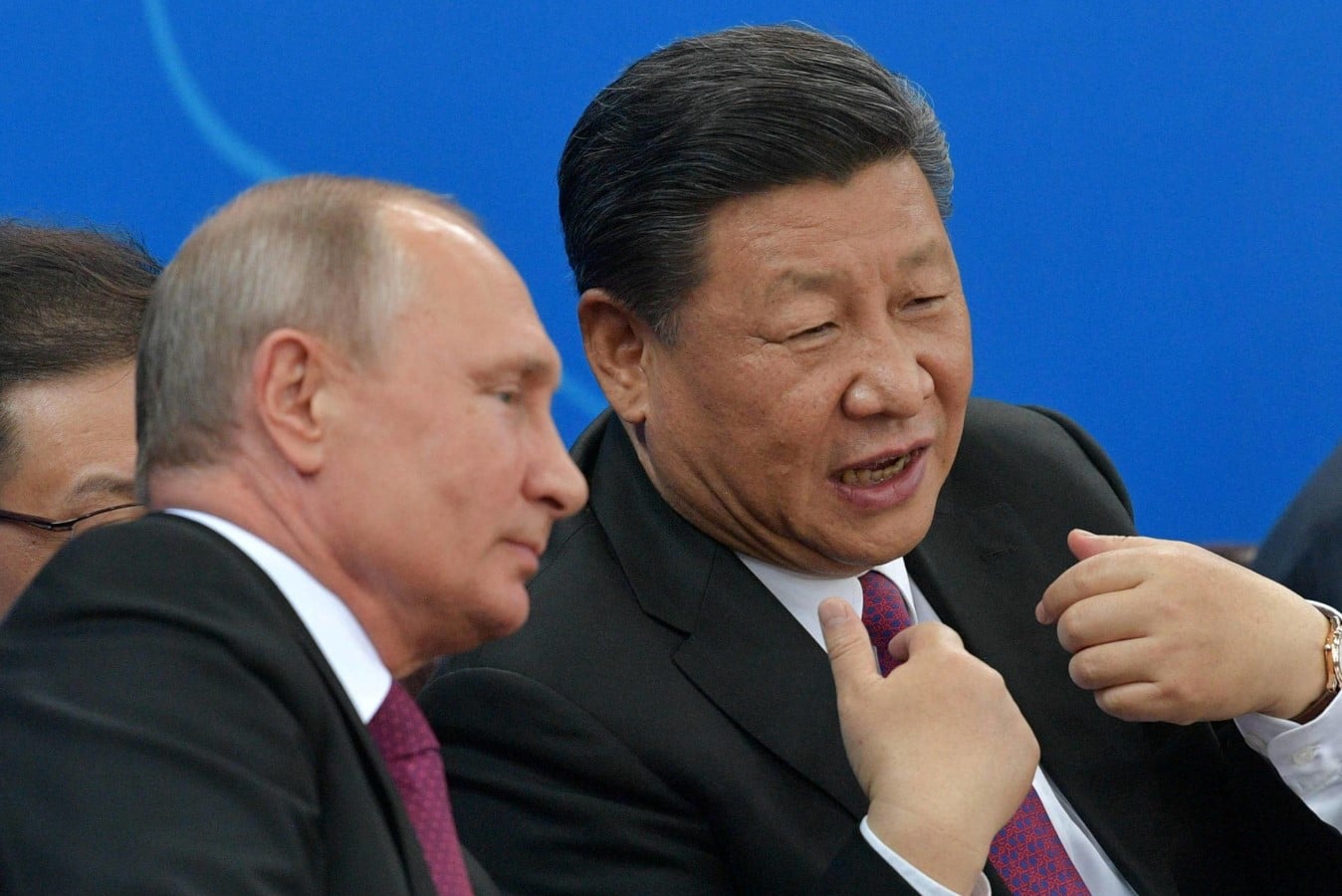 Después de su reelección Xi Jinping viaja a reunión con Vladimir Putin