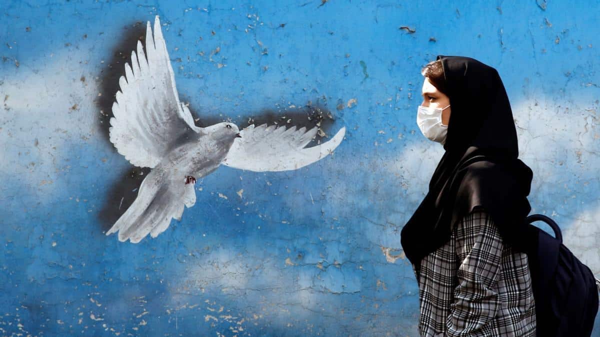 Poder judicial de Irán reafirma que las mujeres serán severamente castigadas por violar vestimenta islámica