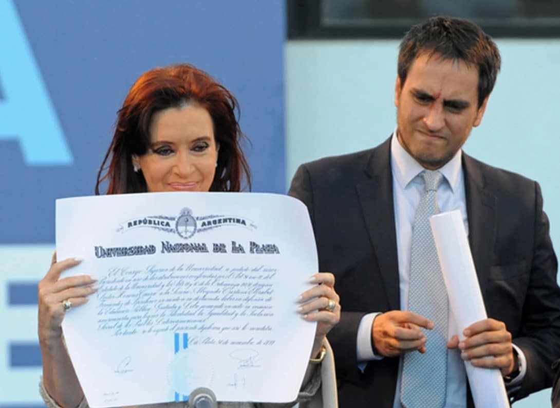 En Argentina denuncian que Cristina Kirchner «no se recibió de abogada»