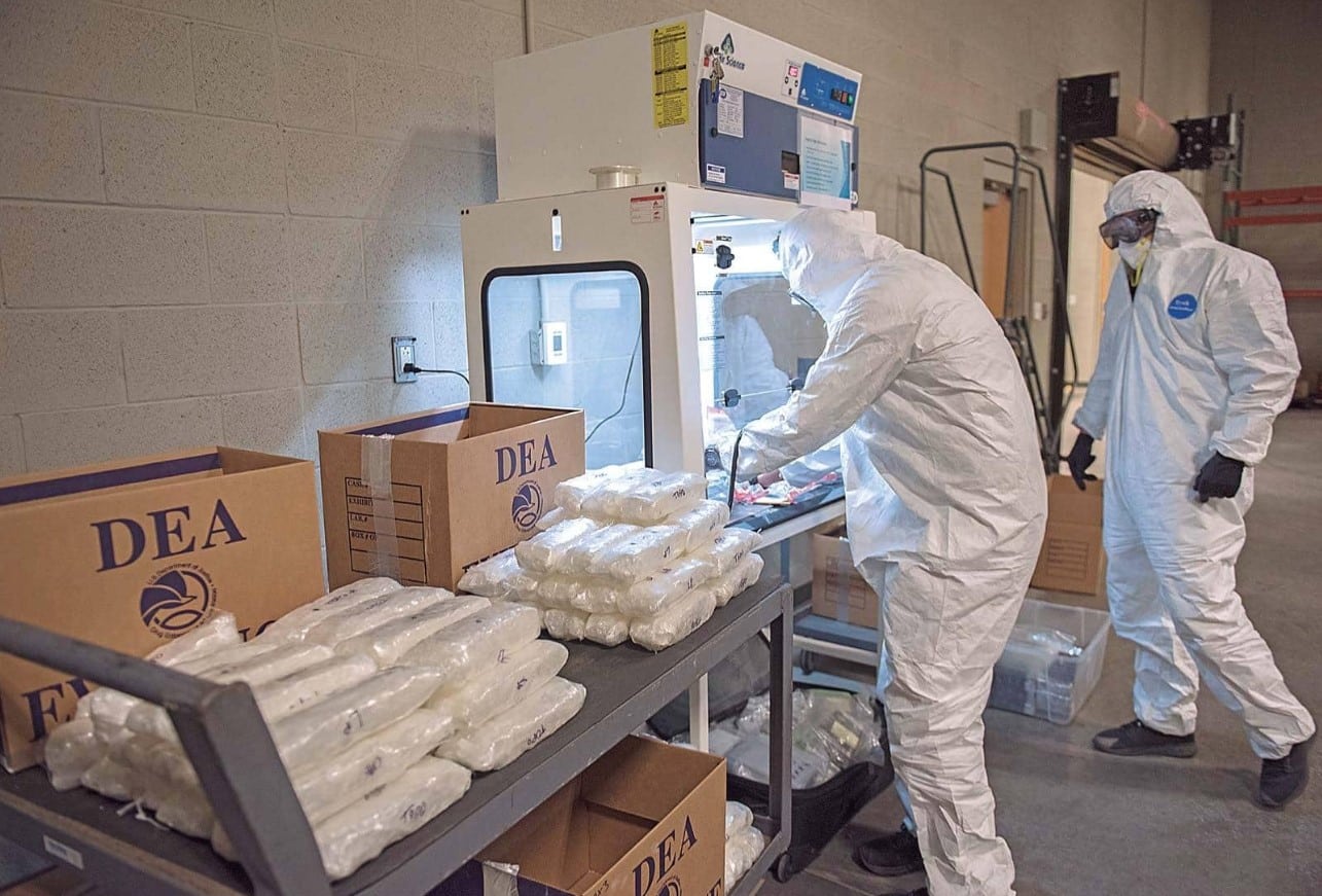 INFORME: Así son los laboratorios de la DEA en la guerra contra el fentanilo