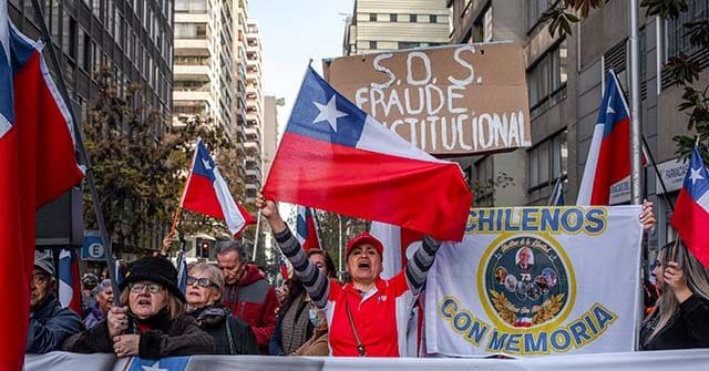Más de la mitad de Chile todavía se opone a destrozar la Constitución mientras se acerca la segunda votación