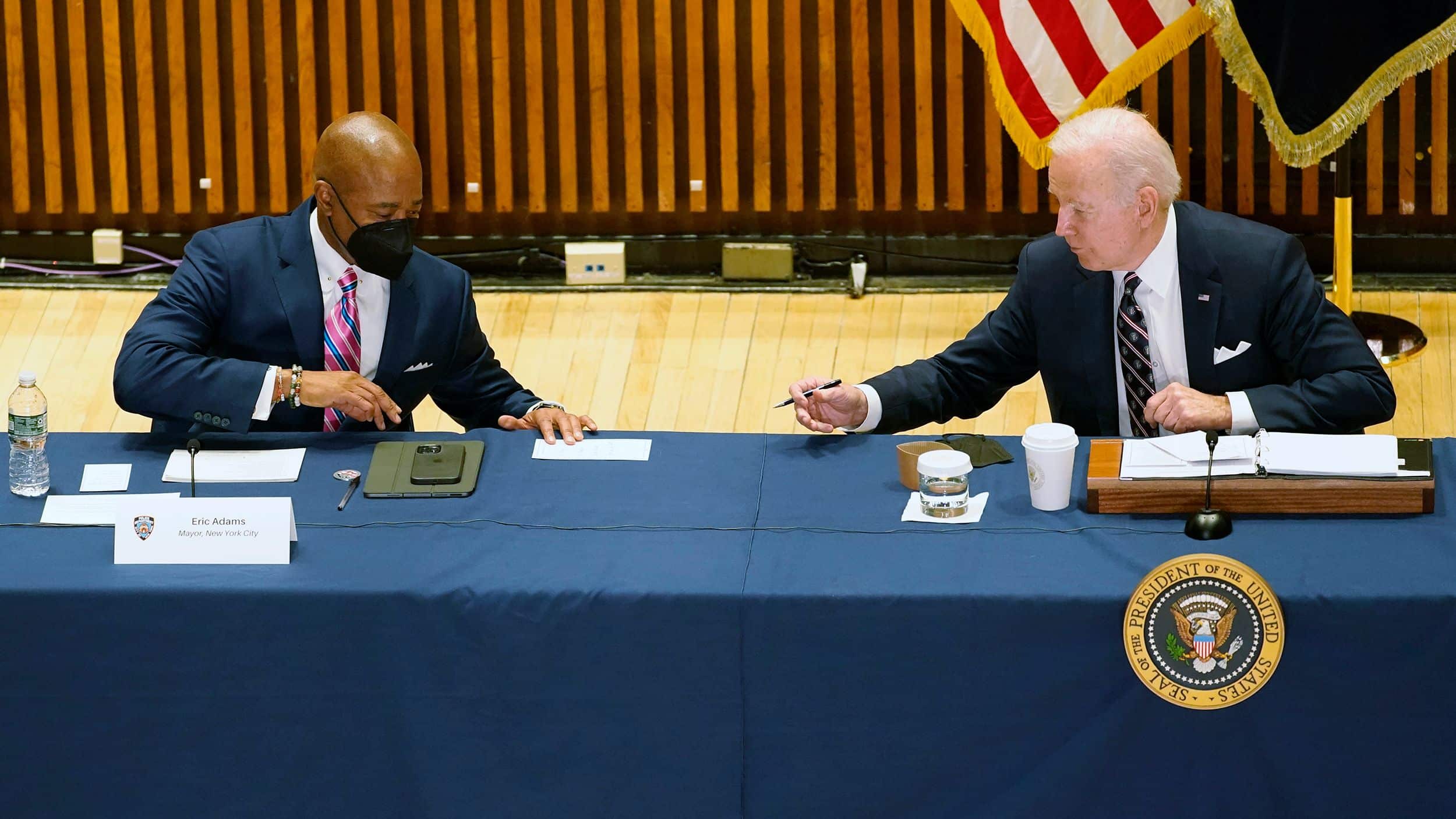 Crisis migratoria y solicitantes de asilo generan una ruptura total entre la administración Biden y el alcalde de Nueva York