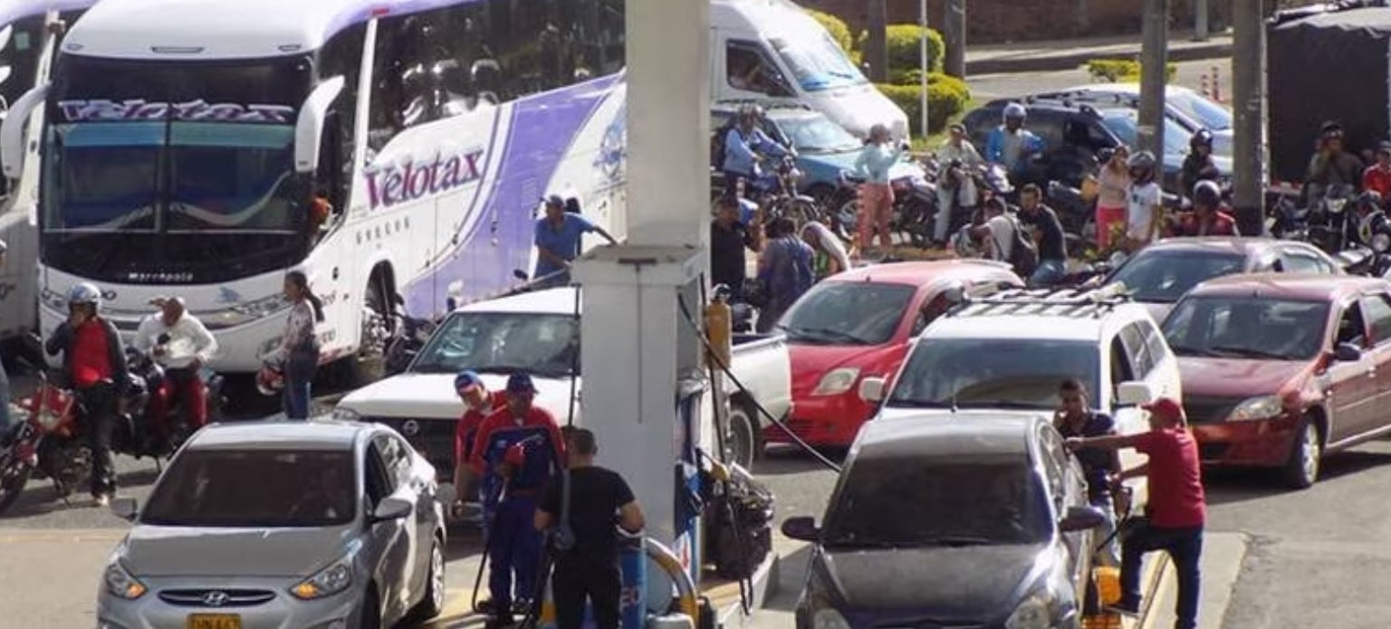 La crisis del combustible en Venezuela llevó el caos a la frontera con Colombia