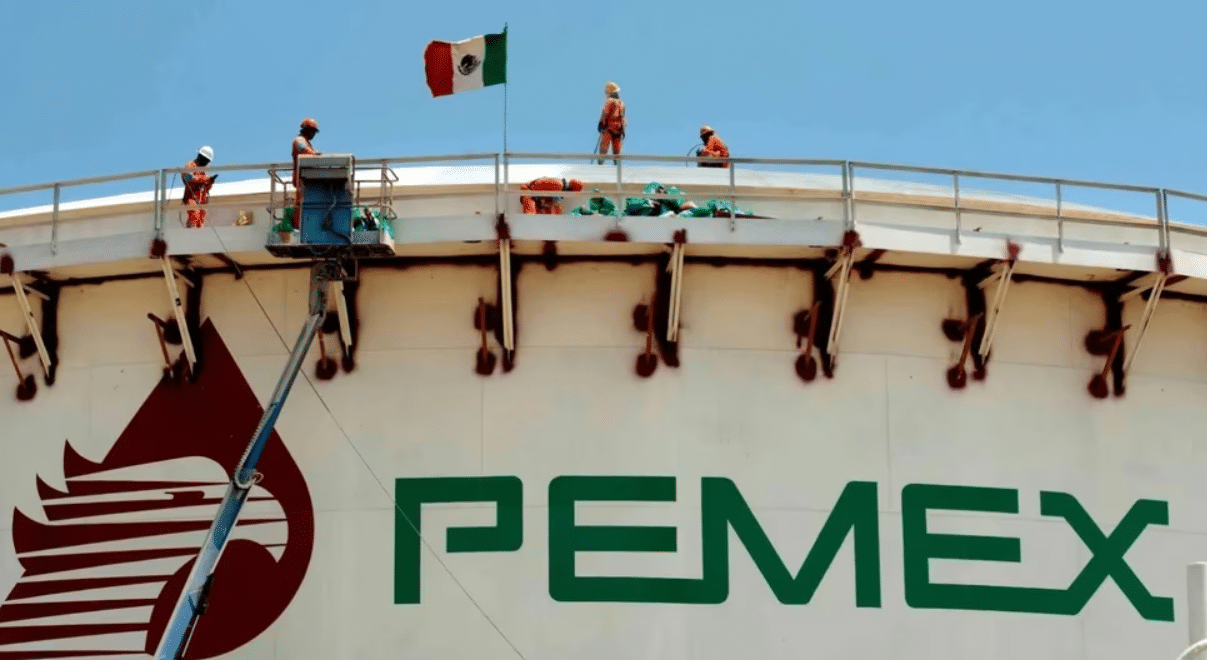 Donaciones de petróleo de AMLO al castrismo cubano le cuestan caro a la estatal mexicana Pemex