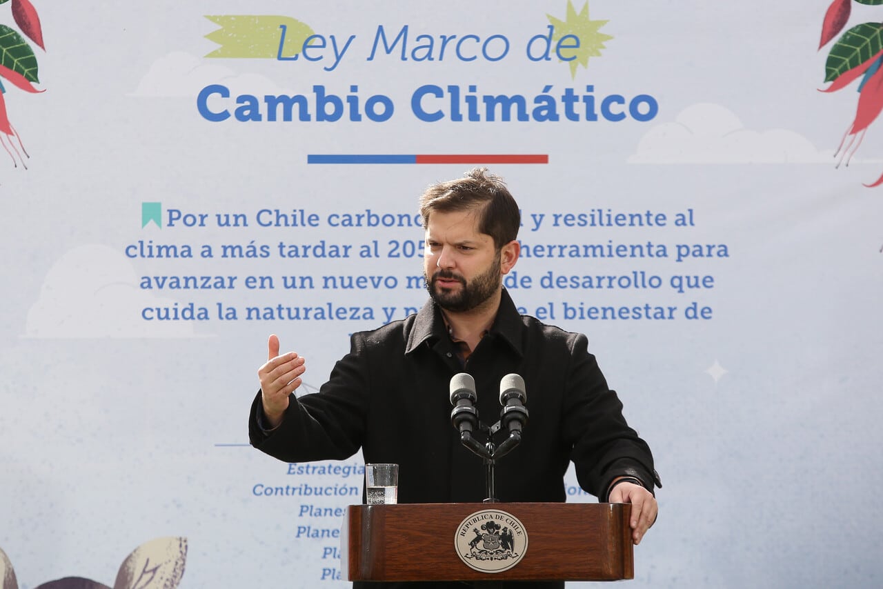 Las burlas e hipocresía detrás de las acciones ambientalistas del presidente izquierdista de Chile