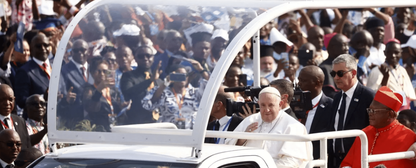 El papa dice que las bendiciones a parejas LGBT son un «caso especial» en África
