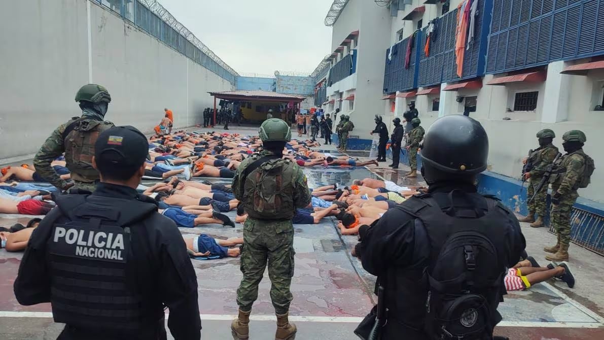 Ecuador deportará a 1.500 reclusos a Perú, Colombia y Venezuela en medio de guerra entre pandillas