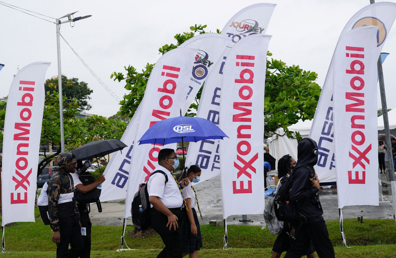 ExxonMobil anunció que avanzará proyectos en el Esequibo en disputa después de que EEUU reiteró su apoyo militar a Guyana