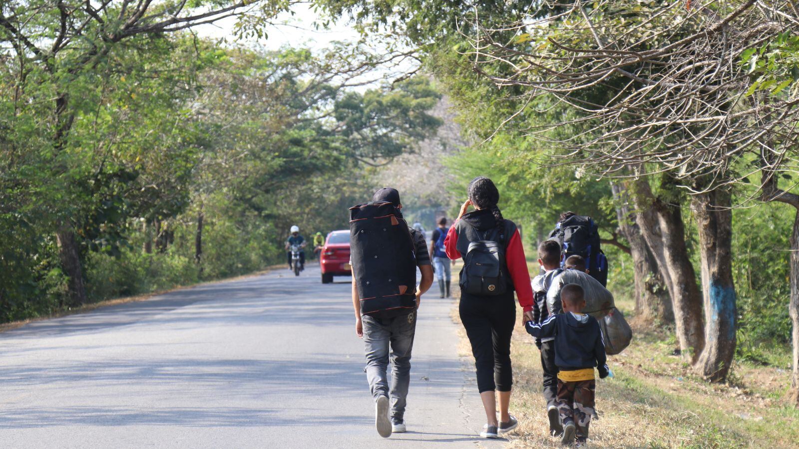 Caminantes venezolanos retomaron las vías del Norte de Santander en Colombia